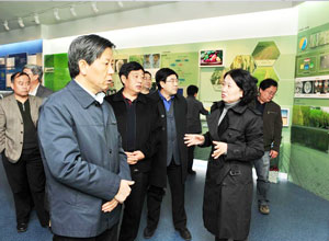 秦皇岛市委书记王三堂莅临公司调研工作