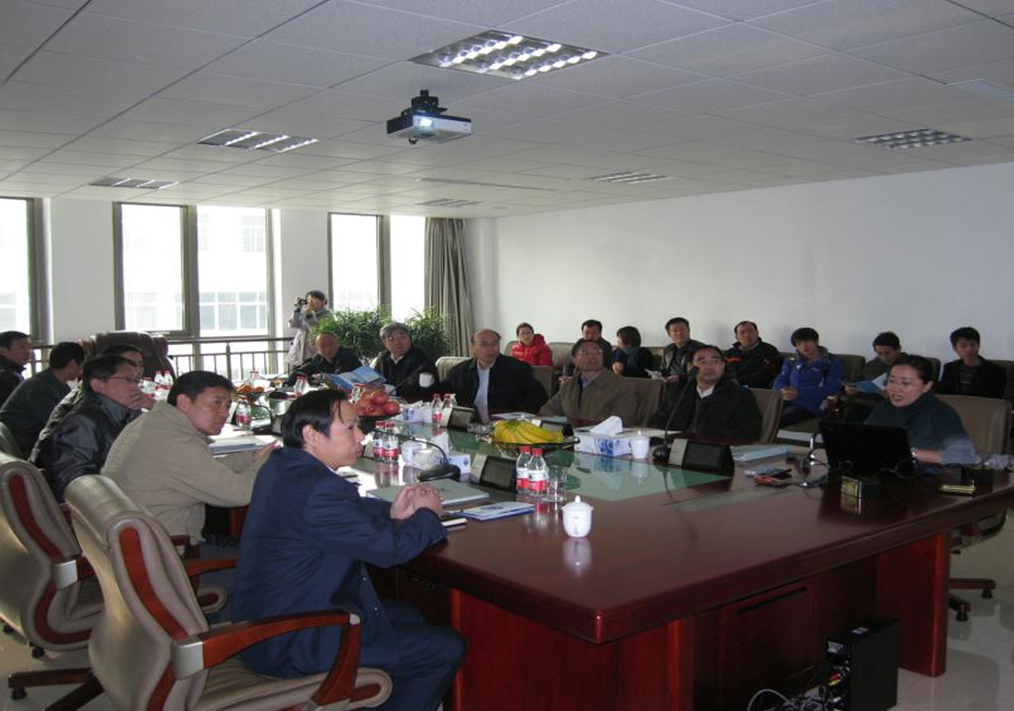 秦皇岛市委常委、纪委书记郝占敏和副市长王亚洲等市领导及开发区领导莅临公司考察指导